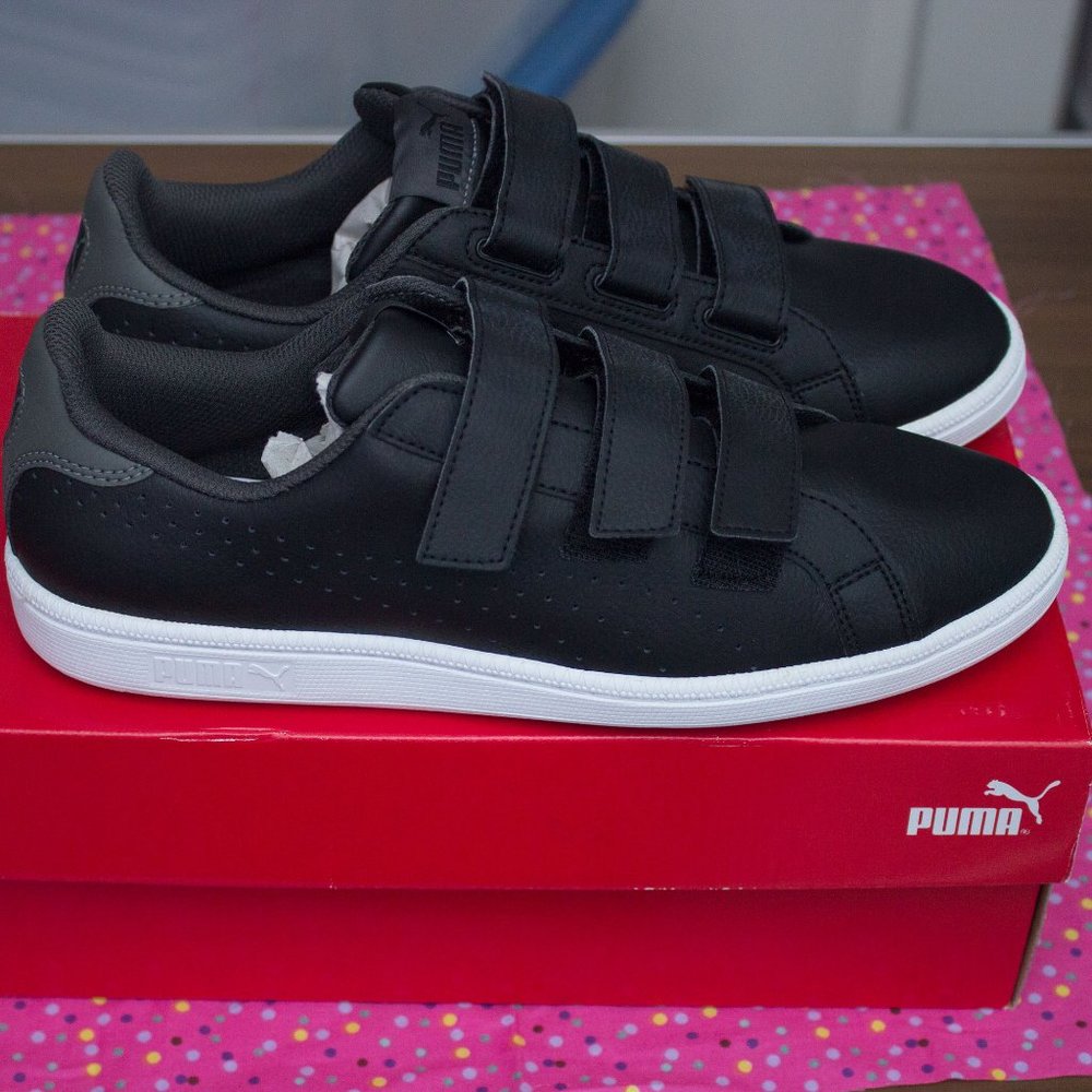 Puma Smash Velcro Shoes sz 9